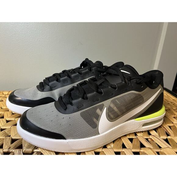 Size 8 - Nike Air Max Vapor Wing MS Black Volt - Picture 2 of 5